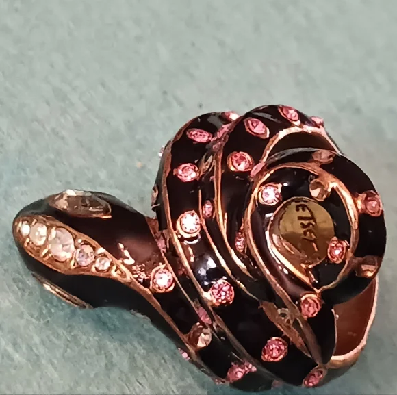 1 Early Betsey Johnson Ring, 2 Snakes Metal Snake Rings 1-1/4- 2in Long - Picture 10 of 14